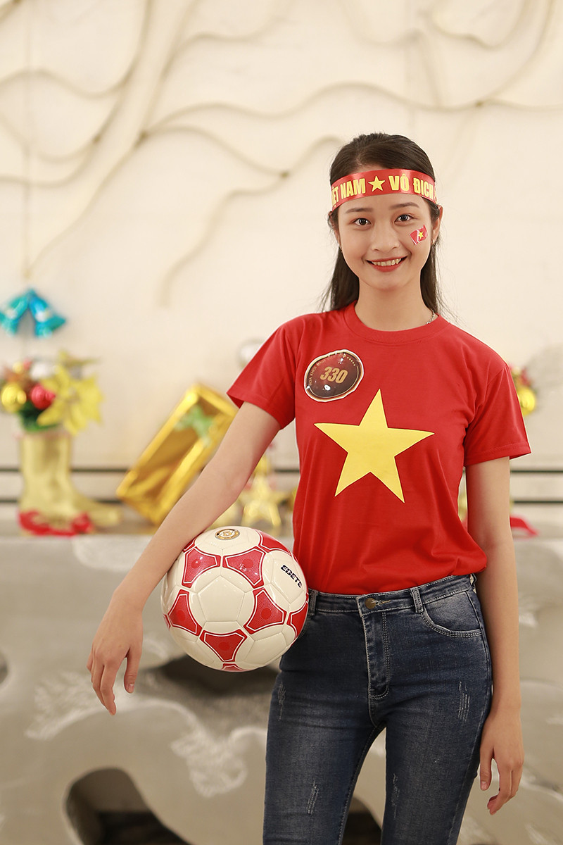 Mưa lời chúc đội tuyển Việt Nam từ các thí sinh Hoa khôi sinh viên