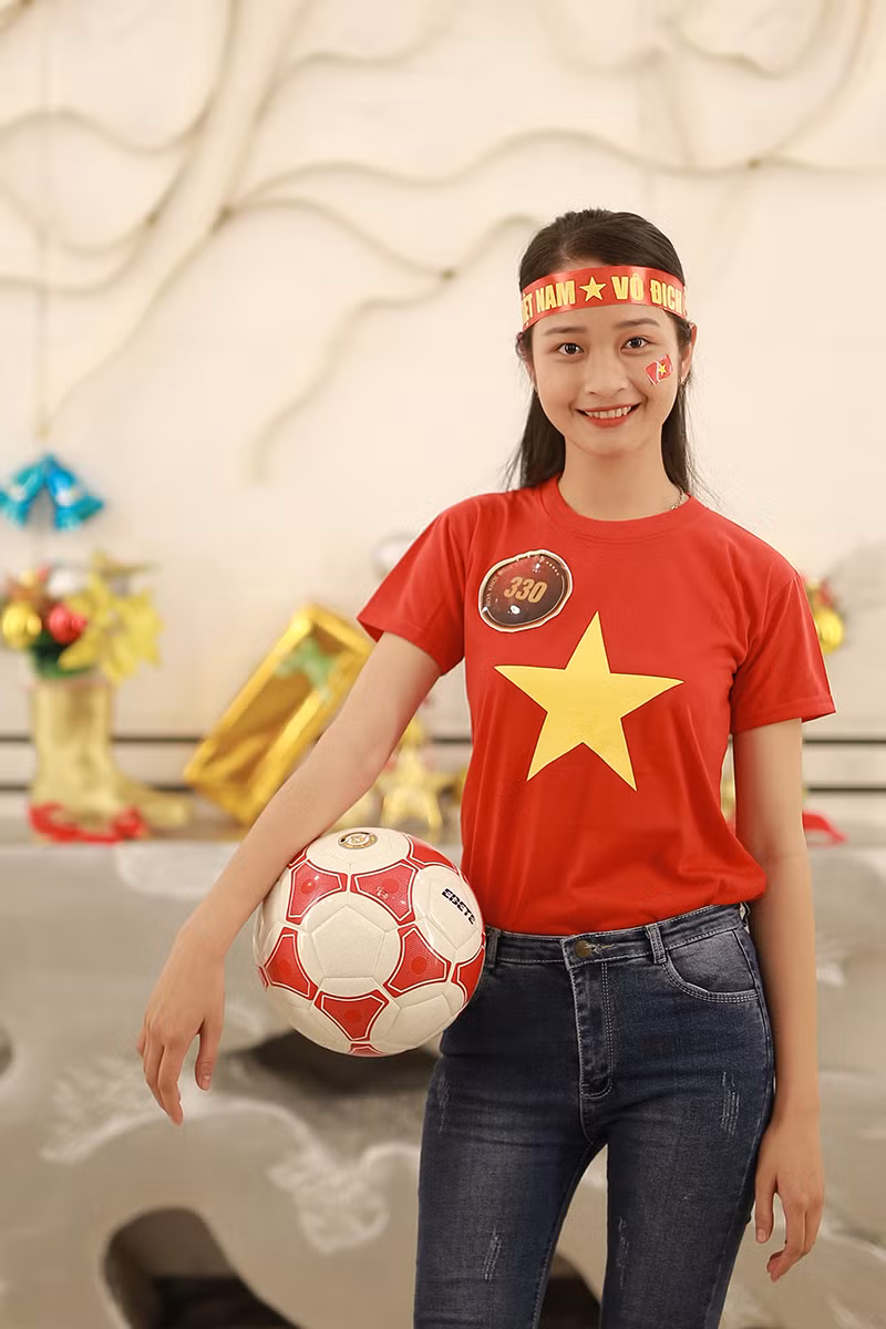Mưa lời chúc đội tuyển Việt Nam từ các thí sinh Hoa khôi sinh viên