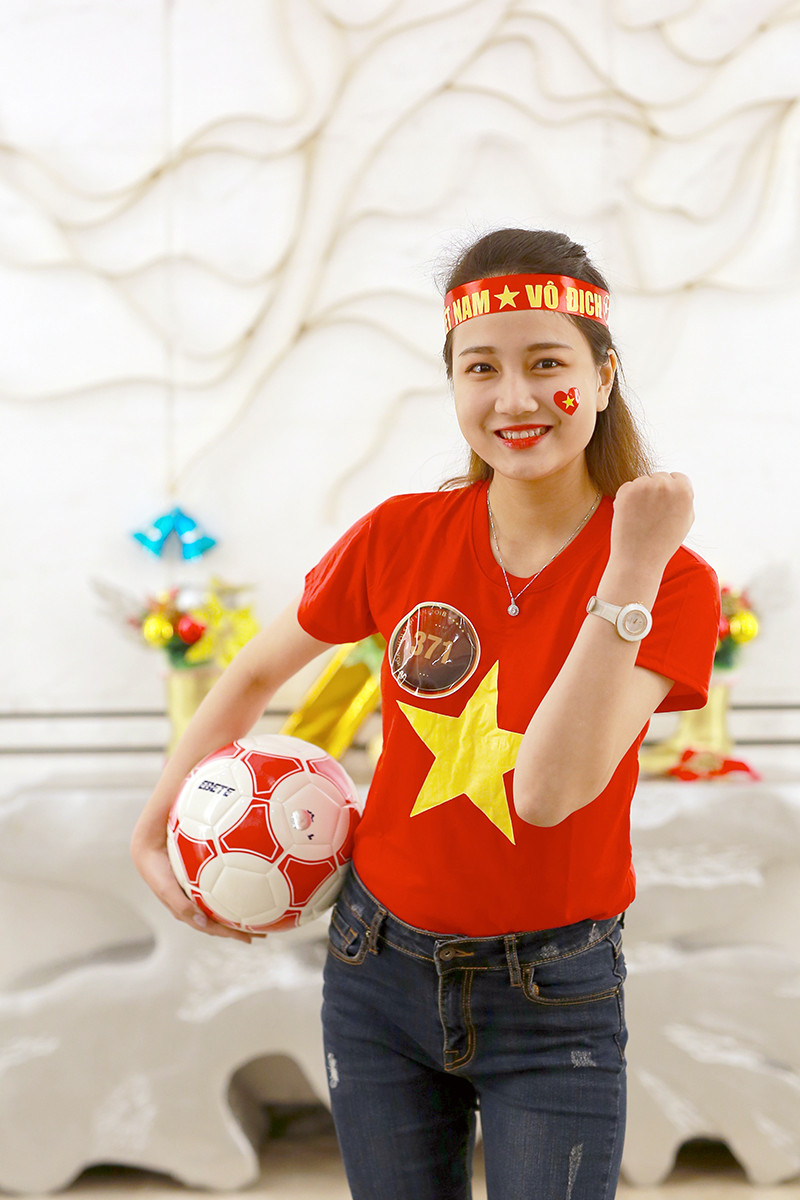 Mưa lời chúc đội tuyển Việt Nam từ các thí sinh Hoa khôi sinh viên