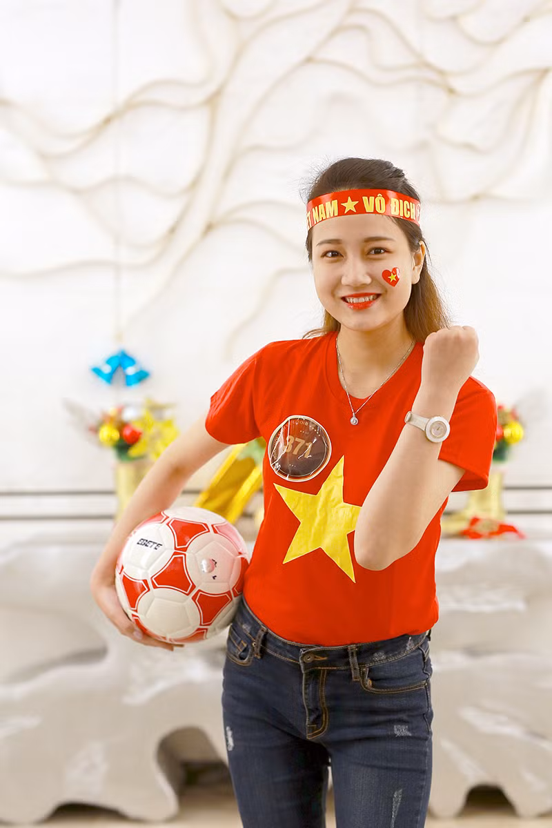 Mưa lời chúc đội tuyển Việt Nam từ các thí sinh Hoa khôi sinh viên
