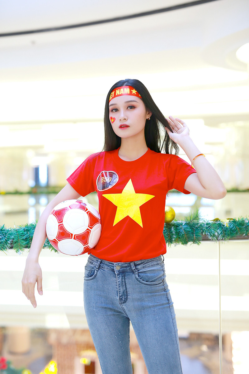 Mưa lời chúc đội tuyển Việt Nam từ các thí sinh Hoa khôi sinh viên