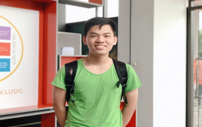 Hàng ngàn thí sinh háo hức tham gia thi sơ tuyển vào trường ĐH FPT