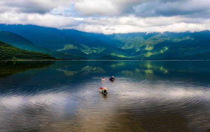 Du Xuân trên sóng nước đầm phá