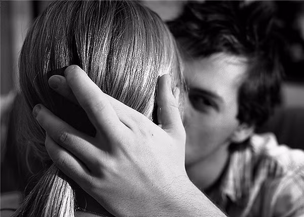 Người yêu của bạn có đang lừa dối vi mô?