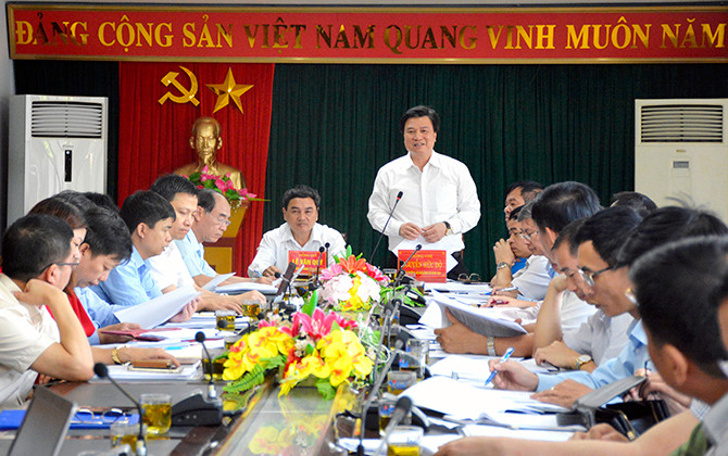 Thứ trưởng Nguyễn Hữu Độ kiểm tra chuẩn bị thi THPT quốc gia tại tỉnh Điện Biên