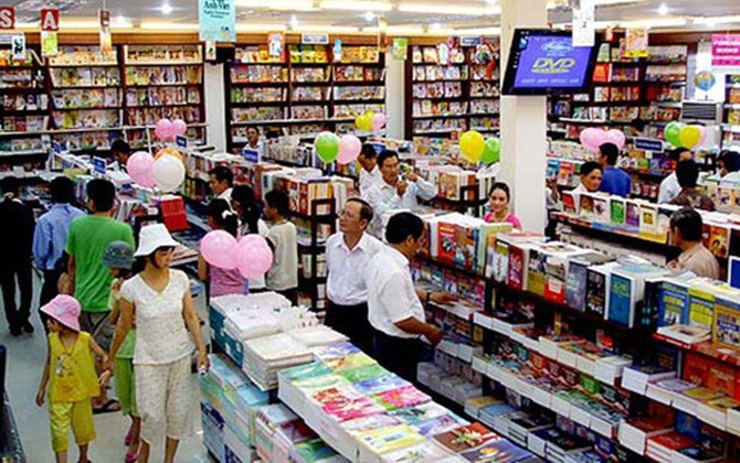 Fahasa khuyến mại lên tới 50% nhân dịp khai trương nhà sách lớn nhất