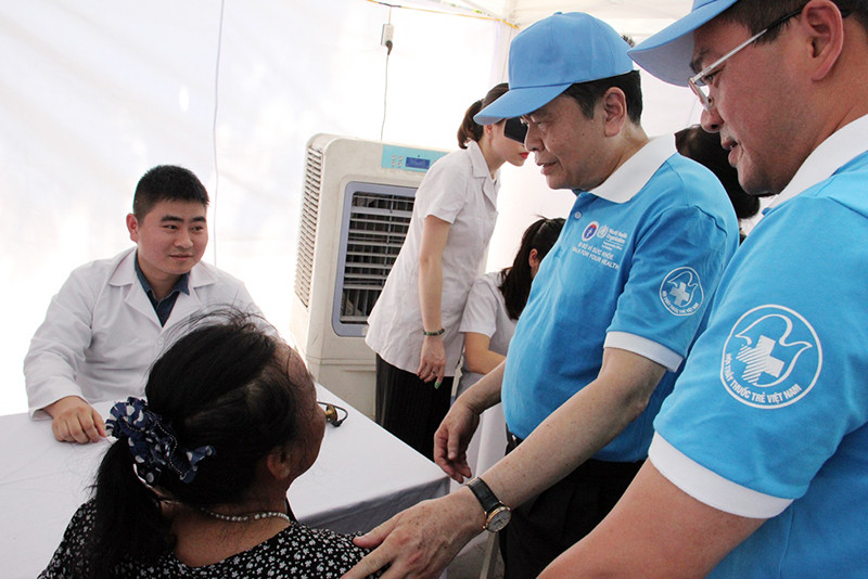 Hàng nghìn thầy thuốc trẻ tình nguyện vì một Việt Nam khoẻ mạnh