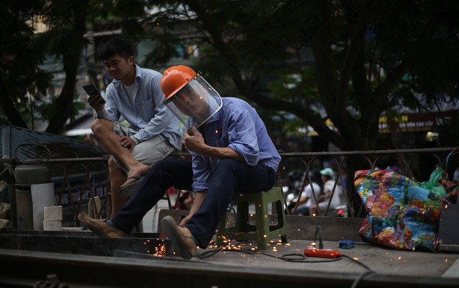 Cuộc sống bình dị ở xóm đường tàu phố Phùng Hưng