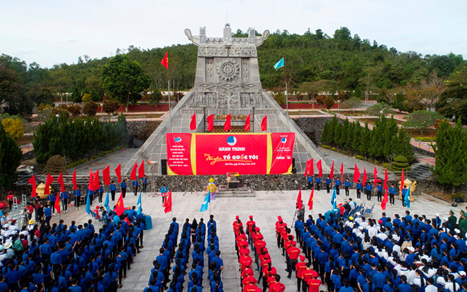 Thanh niên Tây nguyên gìn giữ bản sắc dân tộc, bảo vệ Tổ quốc