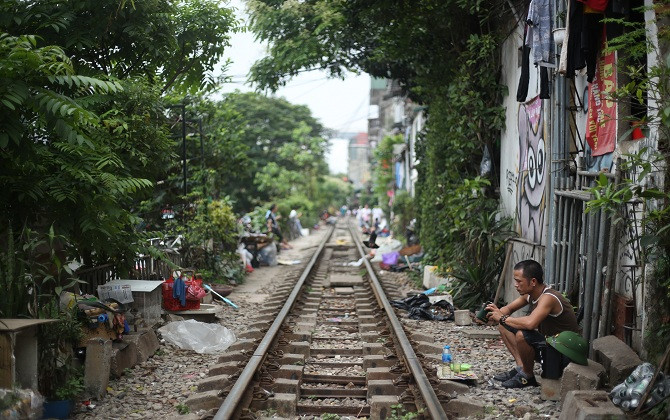 Cuộc sống bình dị ở xóm đường tàu phố Phùng Hưng