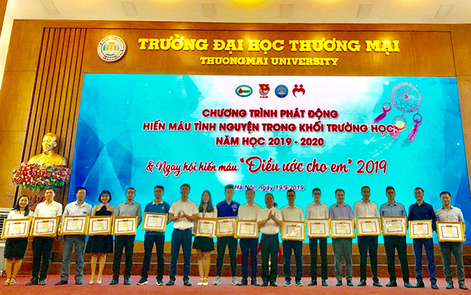 Phát động hiến máu trong khối trường học thủ đô trong năm học mới