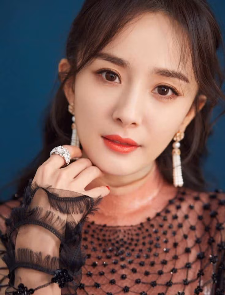 Giật mình trước thu nhập khủng của sao Hoa Ngữ