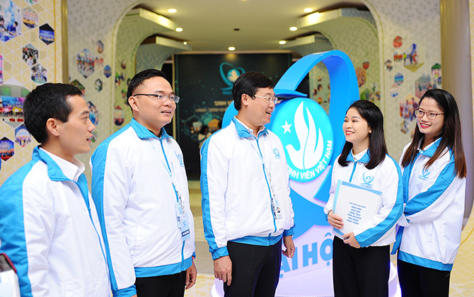 Bí thư T.Ư Đoàn Lê Quốc Phong đối thoại với đoàn viên, thanh niên