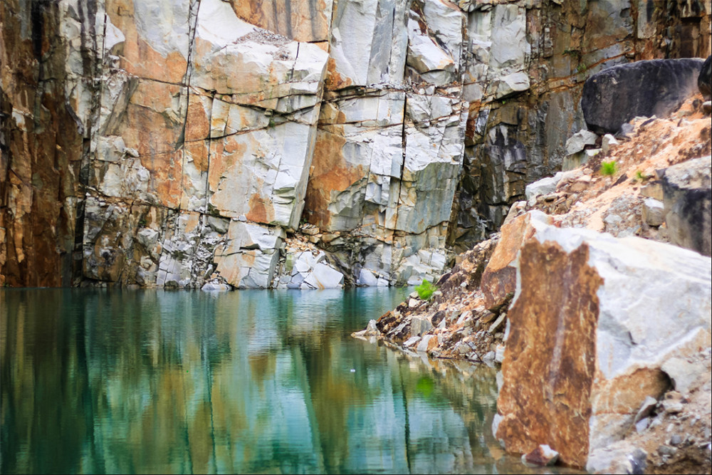 Rào chắn, đóng cửa Tuyệt tình cốc ở Lâm Đồng