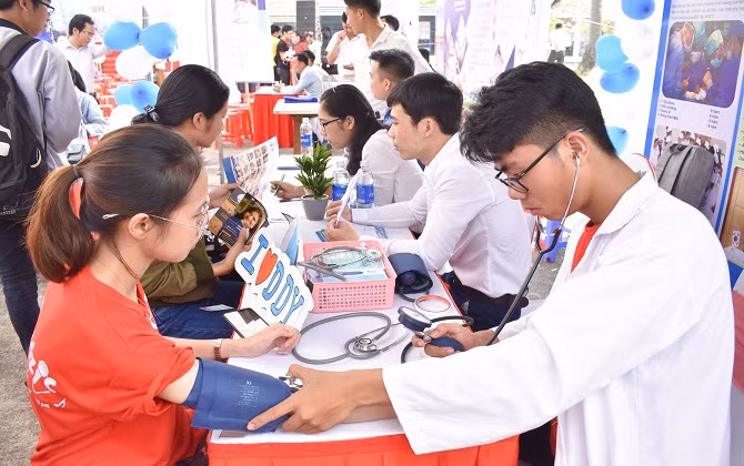 Đại học Đà Nẵng tổ chức chuỗi Ngày hội tư vấn tuyển sinh - hướng nghiệp 2019