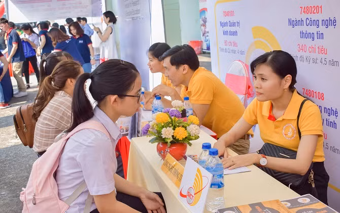 Đại học Đà Nẵng tổ chức chuỗi Ngày hội tư vấn tuyển sinh - hướng nghiệp 2019