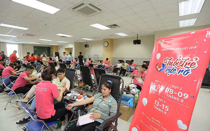 Tiếp tục chương trình hiến máu tình nguyện năm 2019: Tuổi trẻ rực rỡ cùng “Chung dòng máu việt”