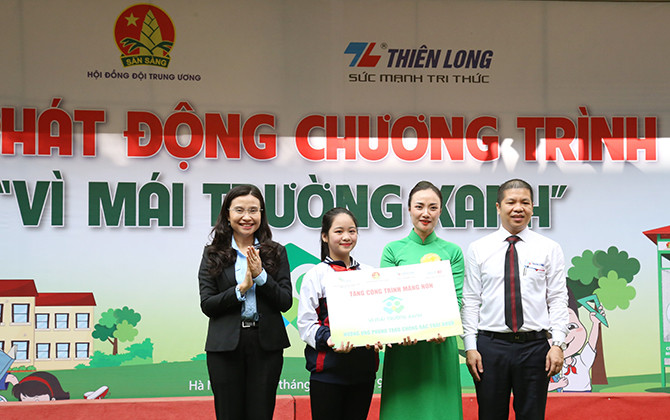 Phát động chương trình thu gom dụng cụ học tập cũ để gây quỹ học bổng