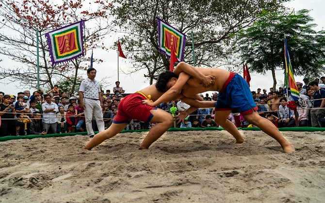 Hội vật làng Thủ Lễ ở Thừa Thiên Huế