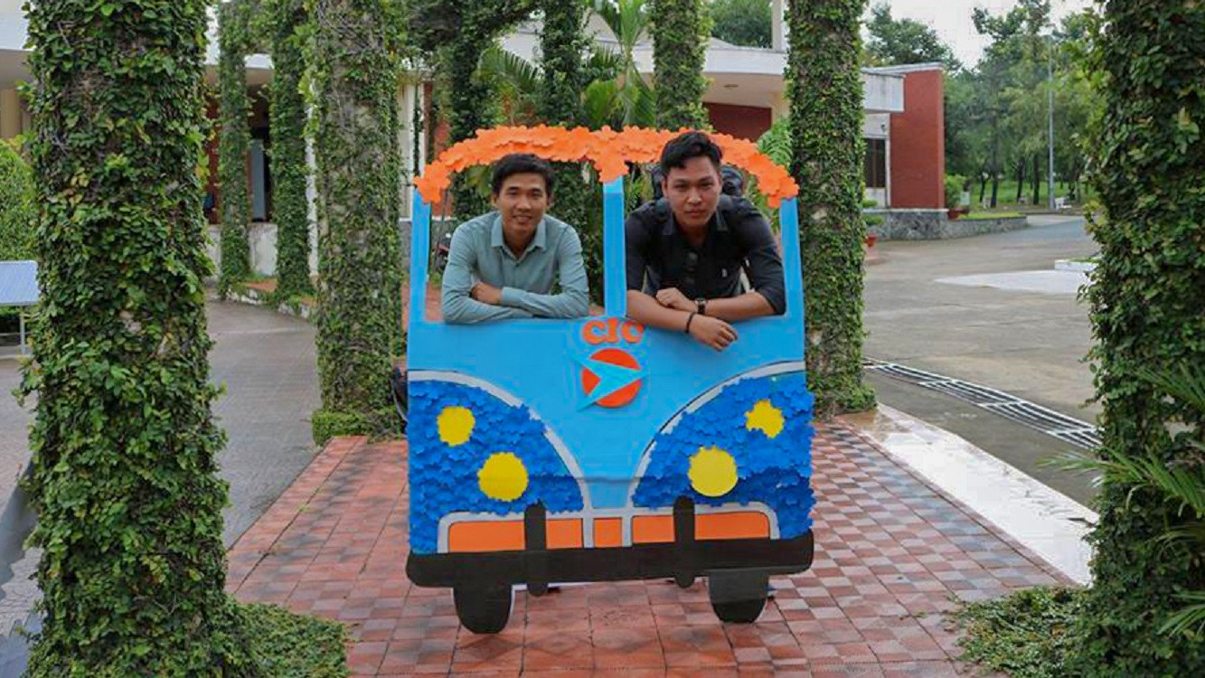 Nhà lưỡng cư của hai sinh viên kiến trúc