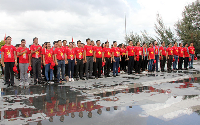 Thanh niên Khánh Hòa truyền lửa tình yêu quê hương, biển đảo