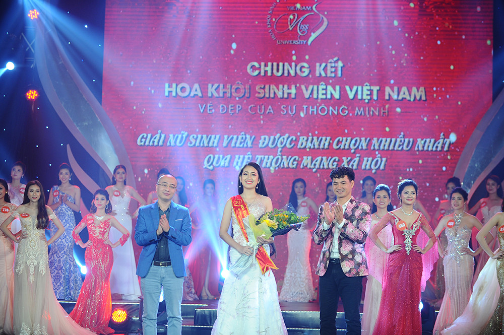 Nữ sinh Luật ĐH Huế đăng quang Hoa khôi sinh viên 2018