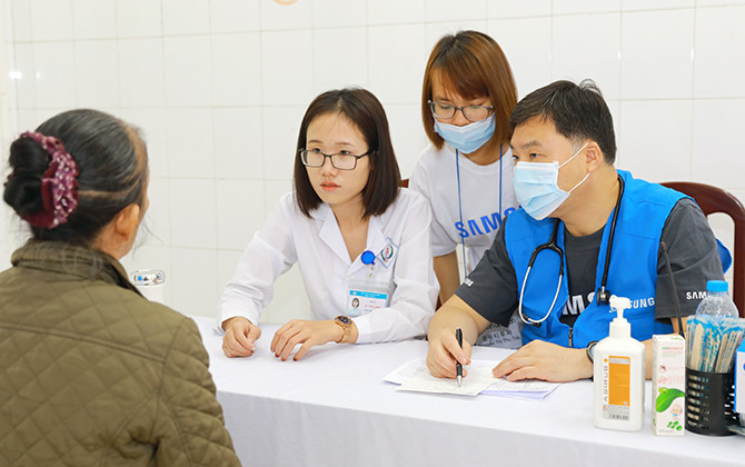 Hơn 3000 người dân được hỗ trợ khám chữa bệnh miễn phí