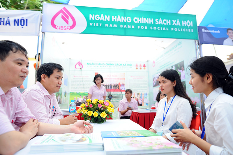 Sinh viên được phỏng vấn tuyển dụng trực tiếp tại Ngày hội việc làm 