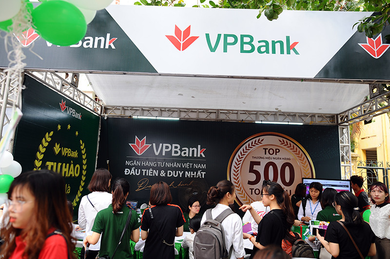 Sinh viên được phỏng vấn tuyển dụng trực tiếp tại Ngày hội việc làm 