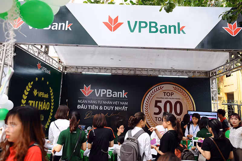 Sinh viên được phỏng vấn tuyển dụng trực tiếp tại Ngày hội việc làm 