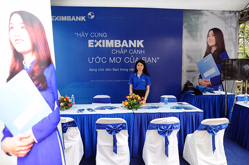 Sinh viên được phỏng vấn tuyển dụng trực tiếp tại Ngày hội việc làm 