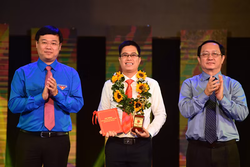 Trao quả cầu vàng cho 10 tài năng trẻ khoa học công nghệ