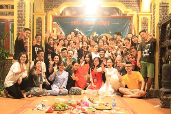 Người nước ngoài tưng bừng trải nghiệm Trung thu Việt cùng High5 Hanoi