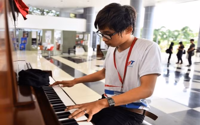 Khi trường Đại học sắm võng, sắm đàn phục vụ sinh viên