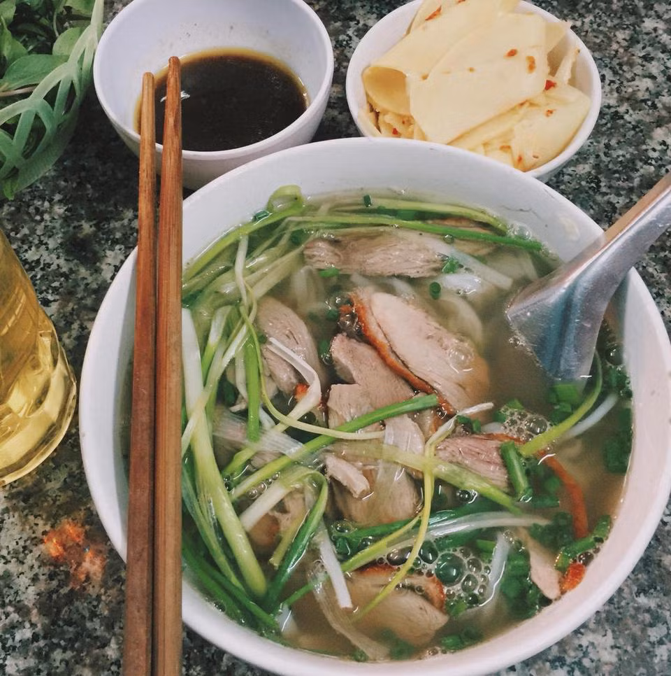 Trưa nay măm gì: Đến phố Lò Đúc chọn ngay 1 trong 2 quán phở ngon nức tiếng