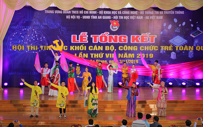 Trao giải thi Tin học cán bộ trẻ toàn quốc năm 2019
