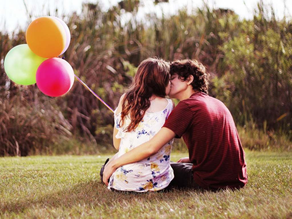 Yêu một người có được thích một (vài) người? ảnh 1 Yêu một người có được thích một (vài) người?