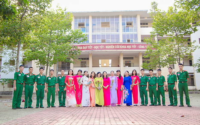 Đọc tài liệu tiếng Anh, nâng cao năng lực tự học cảu Trường Sĩ quan Kỹ thuật Quân sự