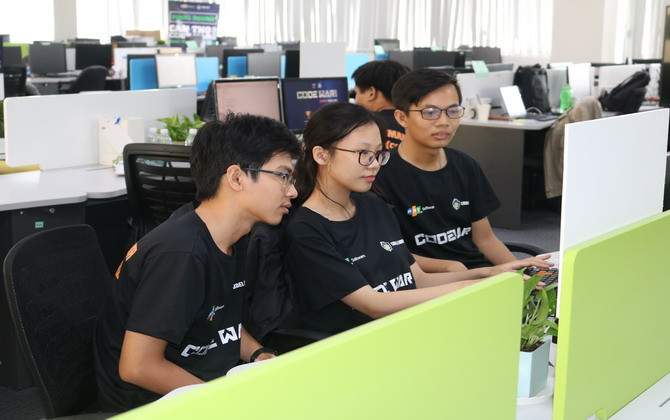 Ba học sinh THPT chiến thắng Code War Cần Thơ 2019