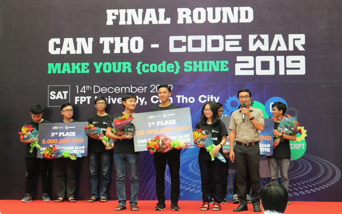 Ba học sinh THPT chiến thắng Code War Cần Thơ 2019