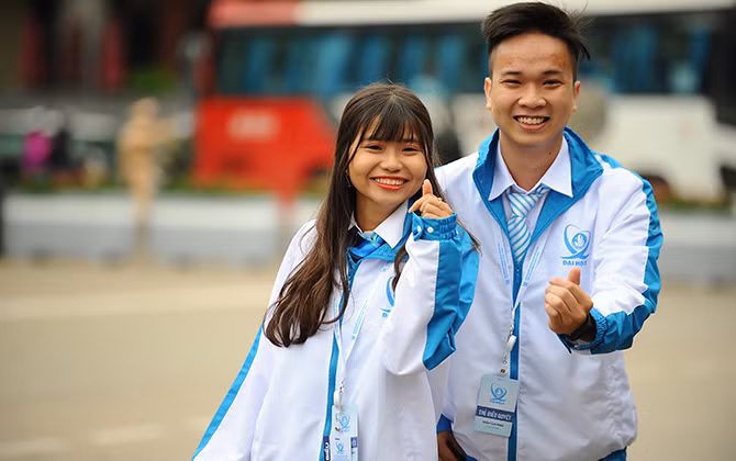 Đại biểu Sinh viên Việt Nam rạng ngời trước giời khai mạc