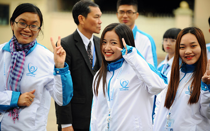 Đại biểu Sinh viên Việt Nam rạng ngời trước giời khai mạc