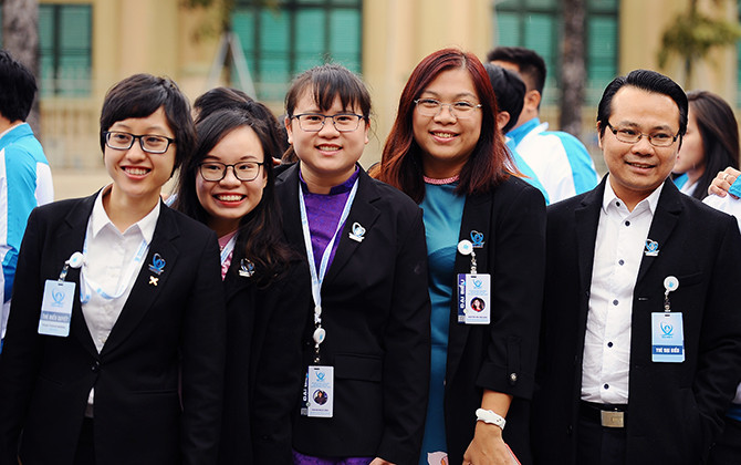 Đại biểu Sinh viên Việt Nam rạng ngời trước giời khai mạc