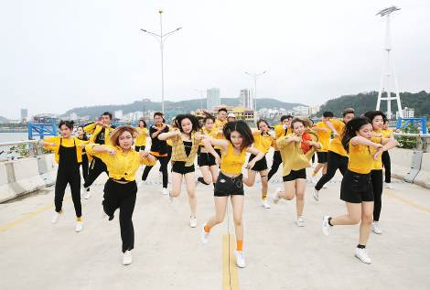 Công viên Sun World náo nhiệt trong vòng bán kết Flashmob