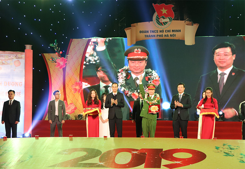 Tuyên dương 10 gương mặt trẻ tiêu biểu thủ đô năm 2018