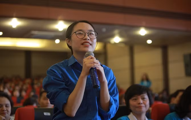 Đang diễn ra: Đối thoại về bình đẳng giới với sinh viên