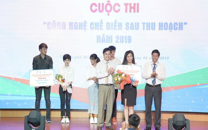 Bảo quản nông sản từ... vỏ tôm, vỏ cua