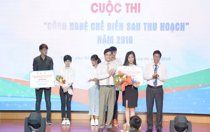 Bảo quản nông sản từ... vỏ tôm, vỏ cua