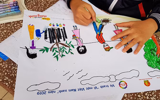 Thiếu nhi thi vẽ tranh Vì một Việt Nam xanh