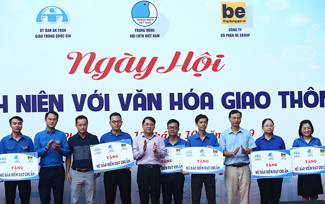 Sôi nổi Ngày hội Thanh niên với văn hóa giao thông tại Hải Phòng